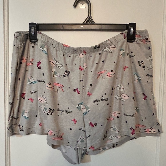 Women's pajama set shorts and top for sleeping 💤 - Picture 2 of 6